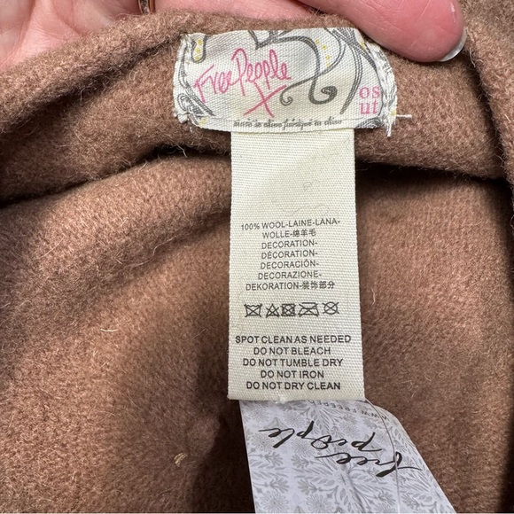 NWT New Free People Margot Slouchy Wool Camel Beret - Picture 7 of 7